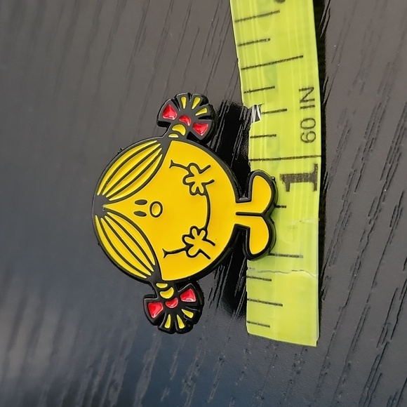Mr. Men and Little Miss "Little Miss Sunshine" Enamel Pin - Picture 4 of 4
